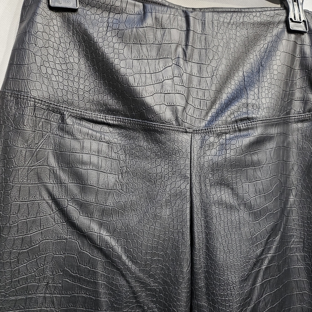 Nicole Miller Faux Leather  Snakeskin Black 100% Polyurethane Leggings Sz S - Picture 2 of 7